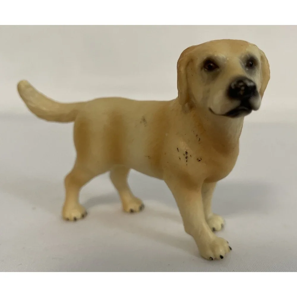 2001 Retired Schleich Dog Yellow Lab Labrador Toy Pre-owned Very Good Condition